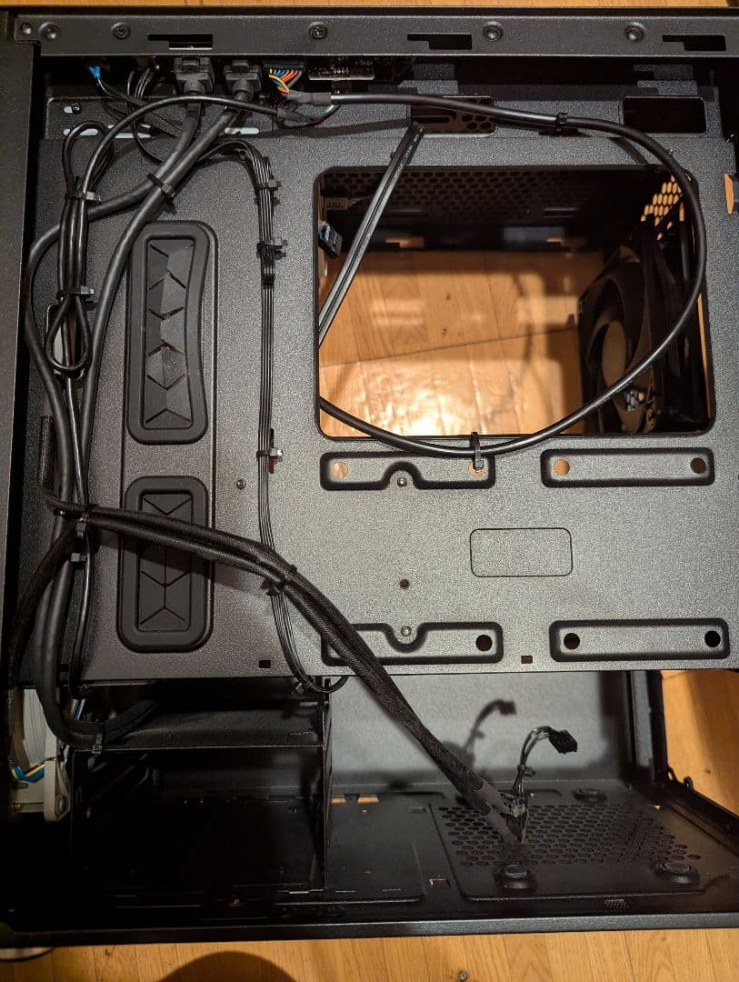 PCケース Cooler Master Silencio S400 Noctua