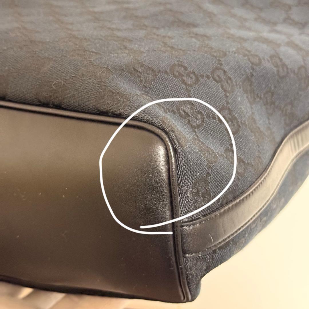 GUCCI グッチ　ホーボーショルダーバッグ