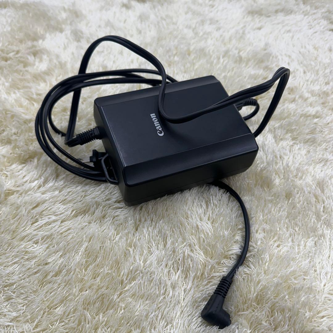 Canon C100 シネマカメラ