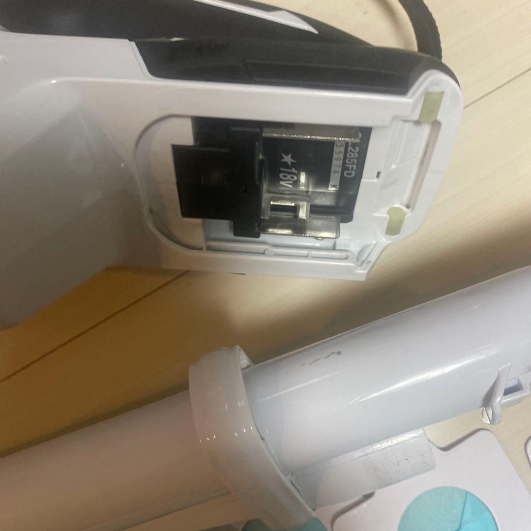 マキタ　充電式クリーナ　CL285FD