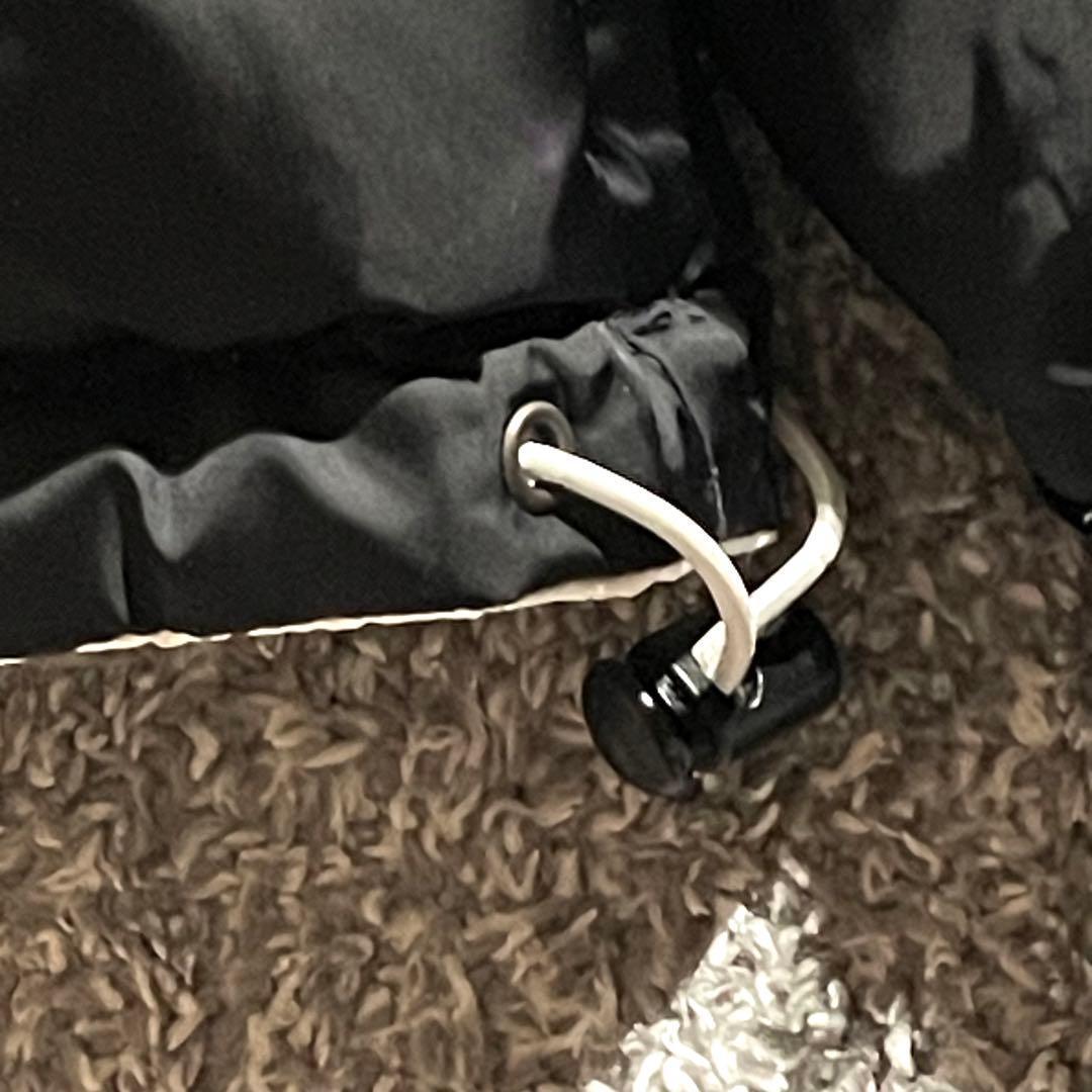 ファーストダウン　リバーシブル　ダウンジャケット　サイズ４L　ブラック　ホワイト