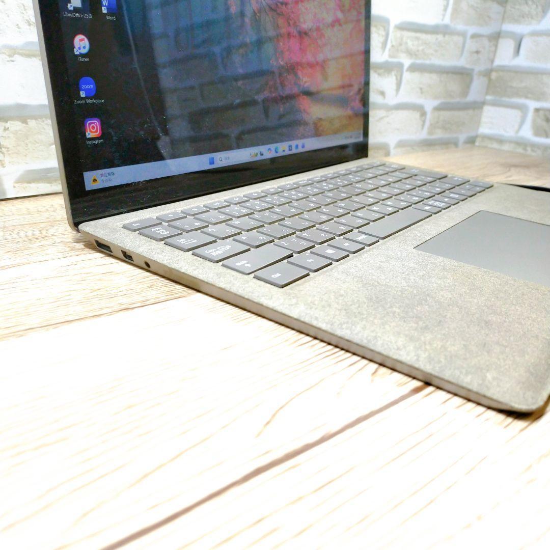 超軽量 超薄型ノートパソコン SSD256GB Windows11 カメラ付き