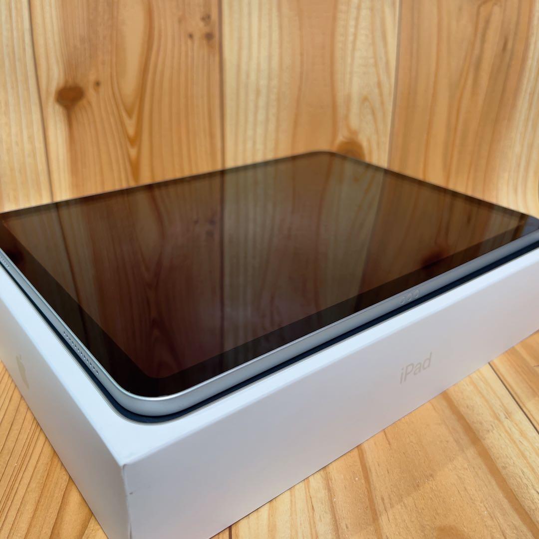 美品 Wi-Fi 本体 iPad 第10世代 64 GB 431 シルバー