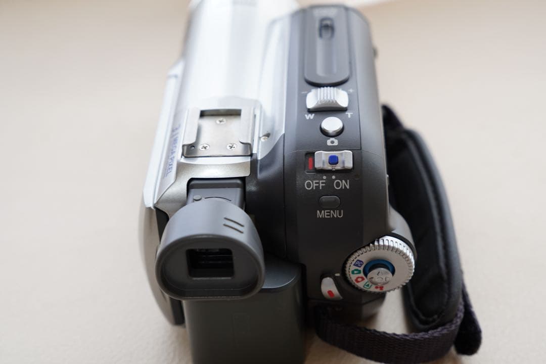 ビデオカメラ Panasonic NV-GS320-S