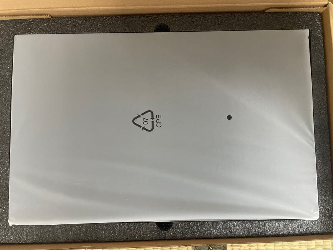 【新品同様】MONSTER STORAGE 15.6インチモバイルモニター