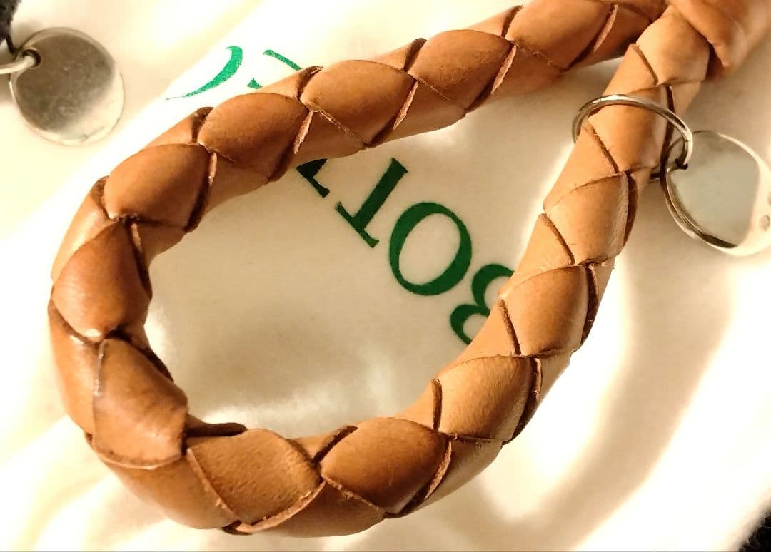 ボッテガヴェネタ　キーリング　キーホルダー　ベージュ　黒、２個セット