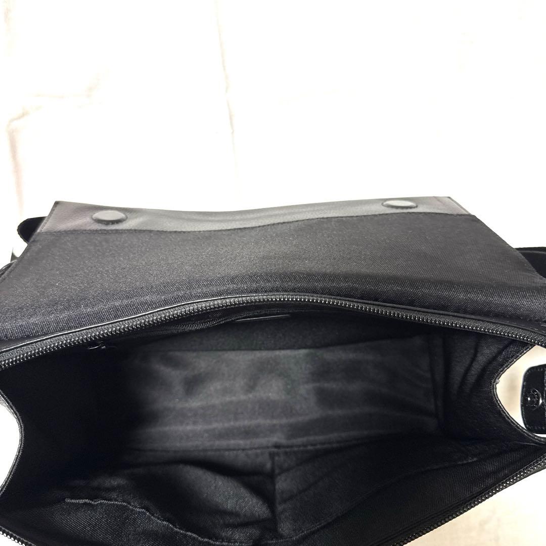 イアパピヨネ　柄ワイドテープショルダーバック