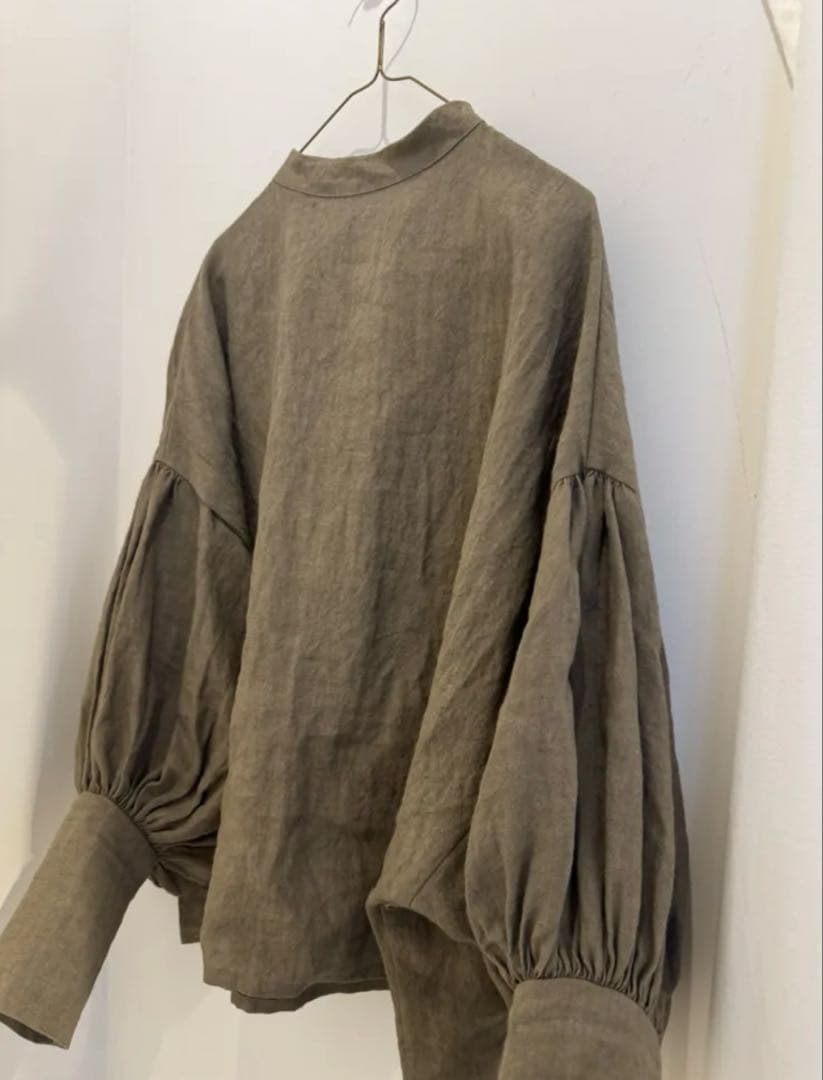 【新品未使用】ito fukuoka スタンドカラーボリュームスリーブトップス