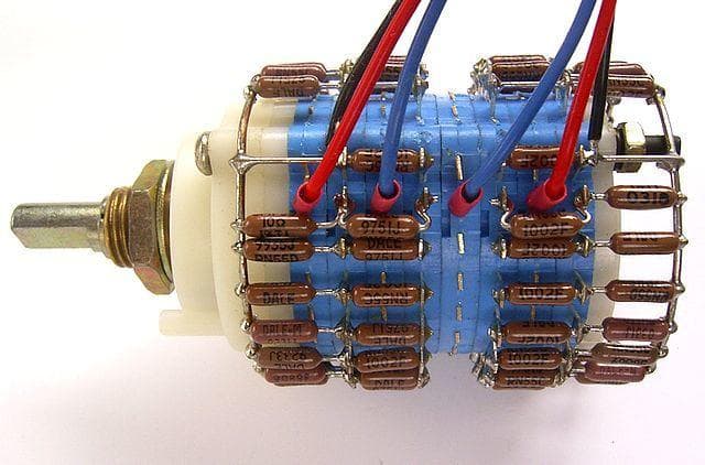 Dale抵抗 10kΩ2連24ポイントラダー・アッテネーター