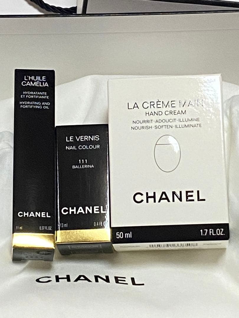 【新品　未使用】箱付き　CHANEL ハンドクリーム　ネイルカラー　オイルセット
