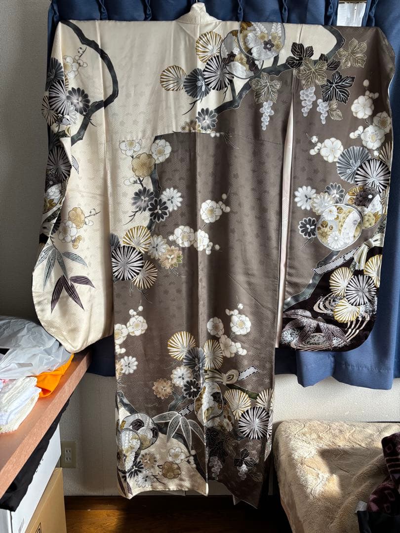 アリエル 振袖 成人式 グレー系花柄振袖