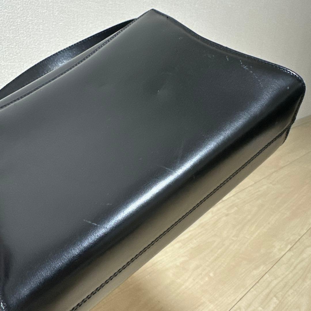 早い者勝ちSalvatore Ferragamo ブラック ショルダーバッグ