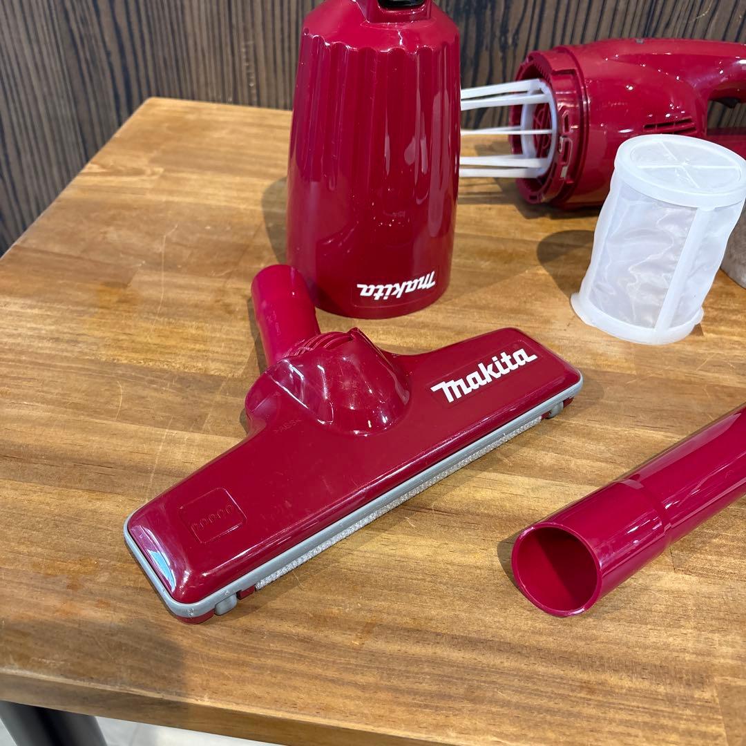 美品　マキタ makita 充電式 クリーナー CL116D 2024年