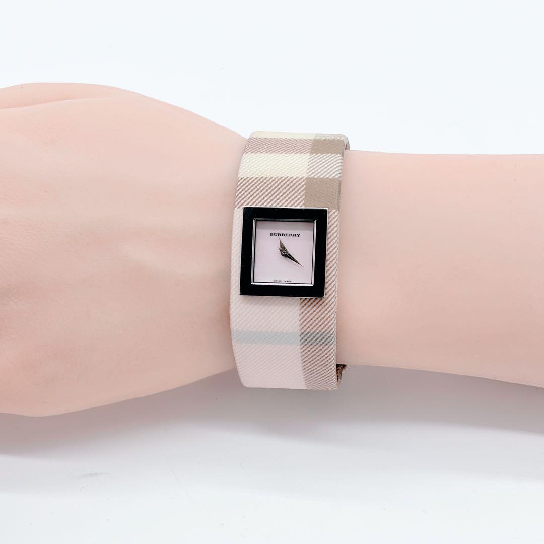 希少 バーバリー 腕時計 BU4010 チェック柄 ピンク×ブラウン 稼働品