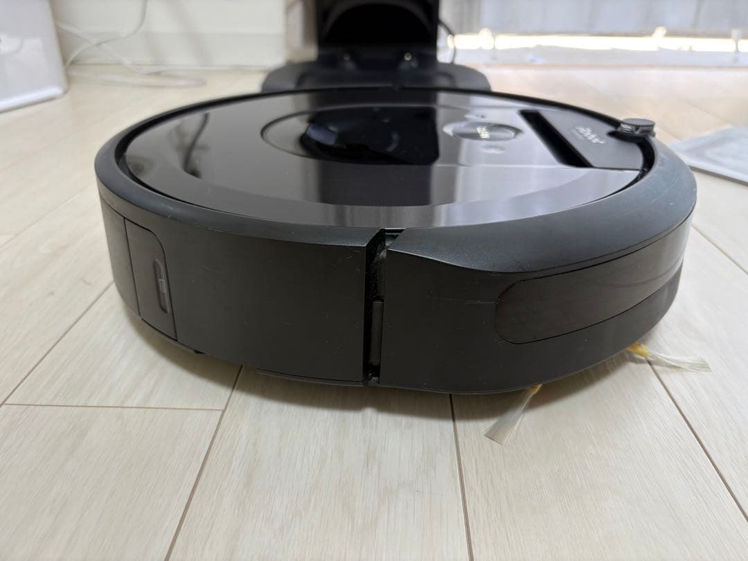 iRobot Roomba i7+ 自動ゴミ収集機能付き i755060