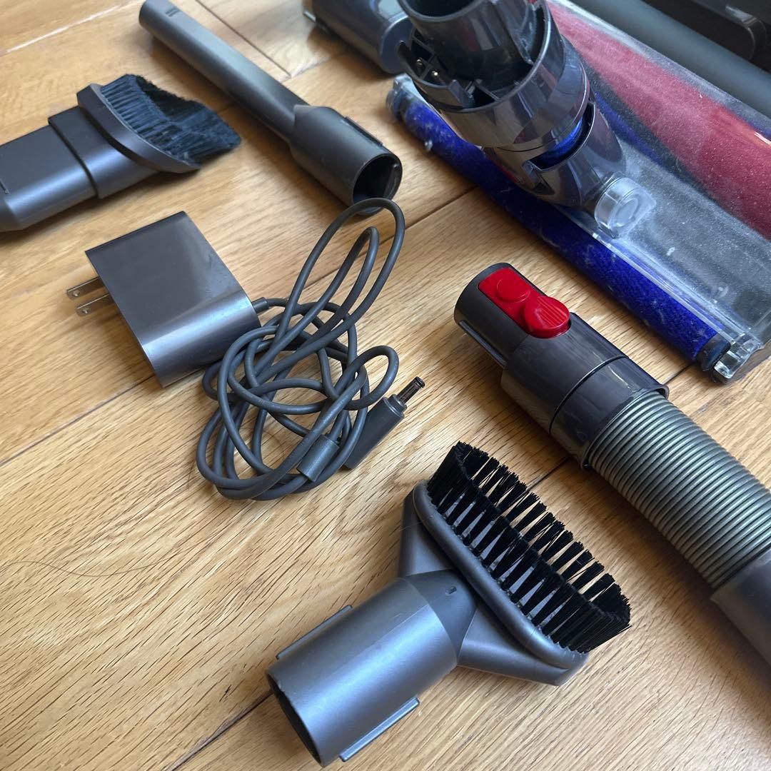 Dyson V8 fluffy+ アタッチメント有