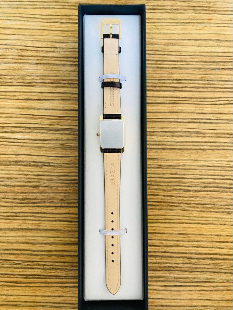 新品 セイコー SSEH002クォーツ 稼働中 ゴールド