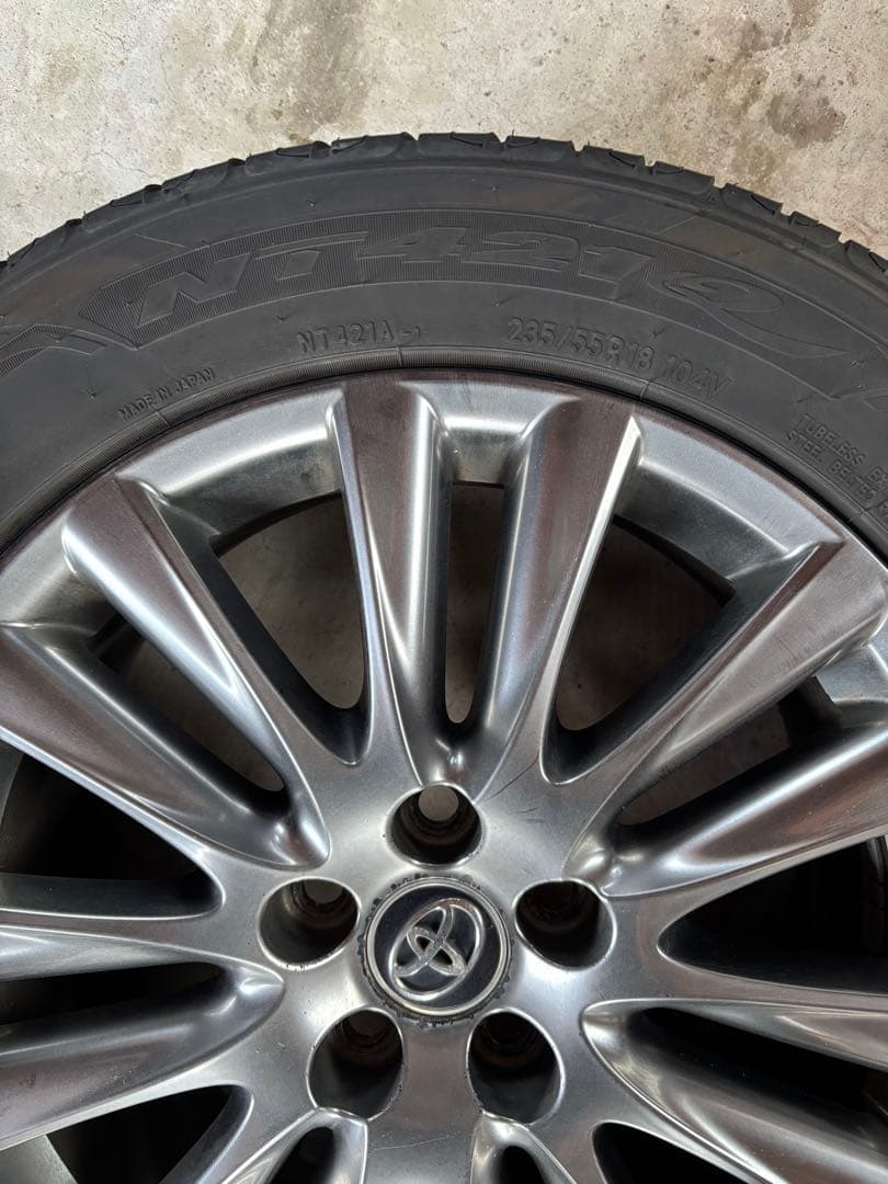 送料無料　ハリアー60トヨタ 18インチ 純正ホイールタイヤセット 2023製