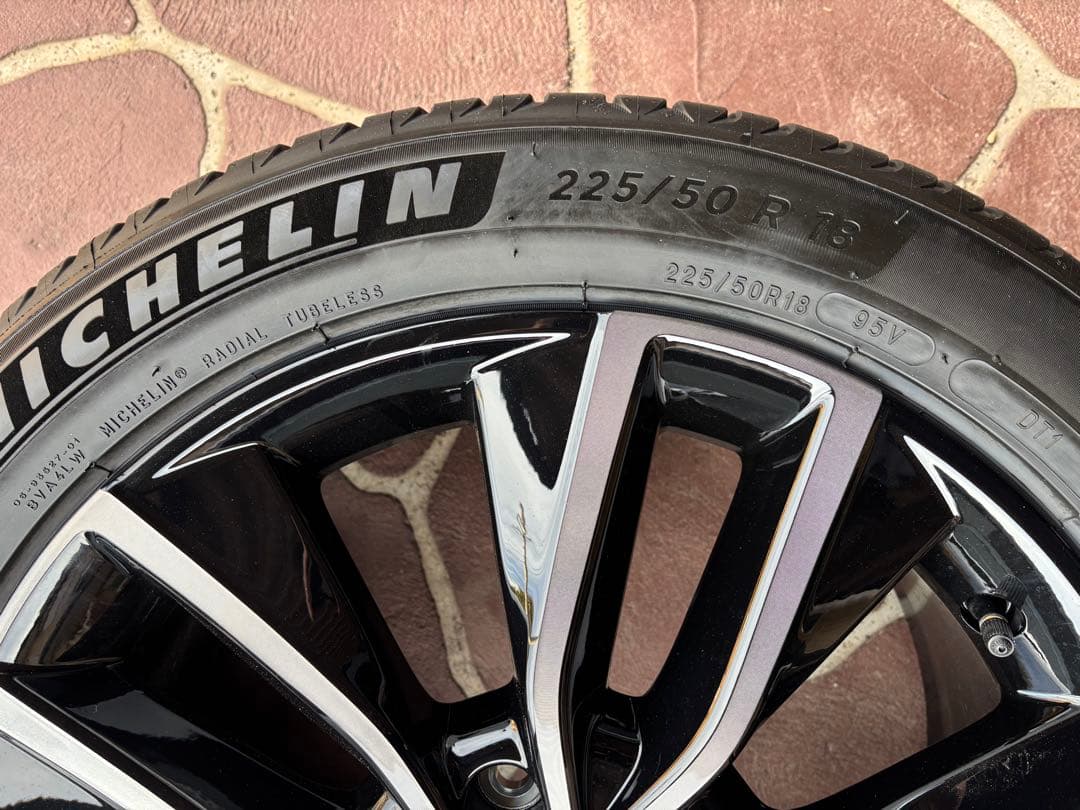 ヴェゼル RS 新車外しホイール、タイヤセット