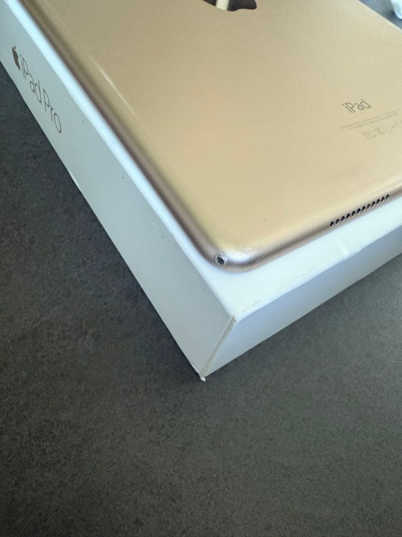 iPad Pro 9.7インチ ゴールド128G