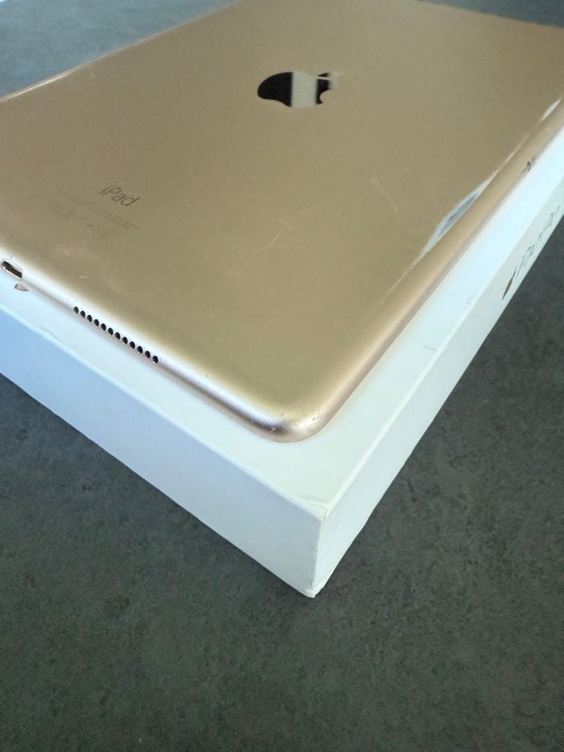 iPad Pro 9.7インチ ゴールド128G