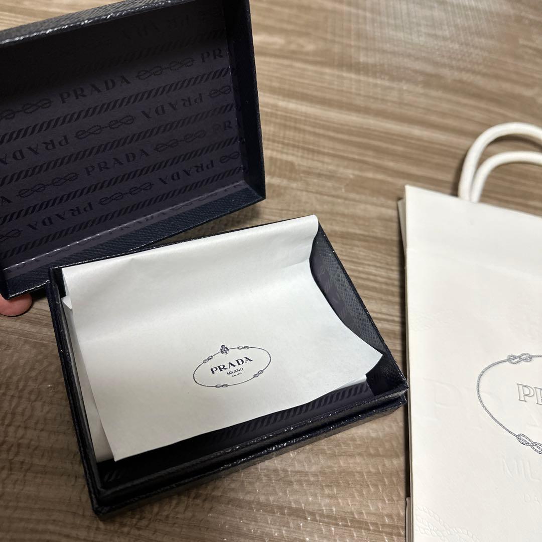 プラダ　名刺入れ　カードケース