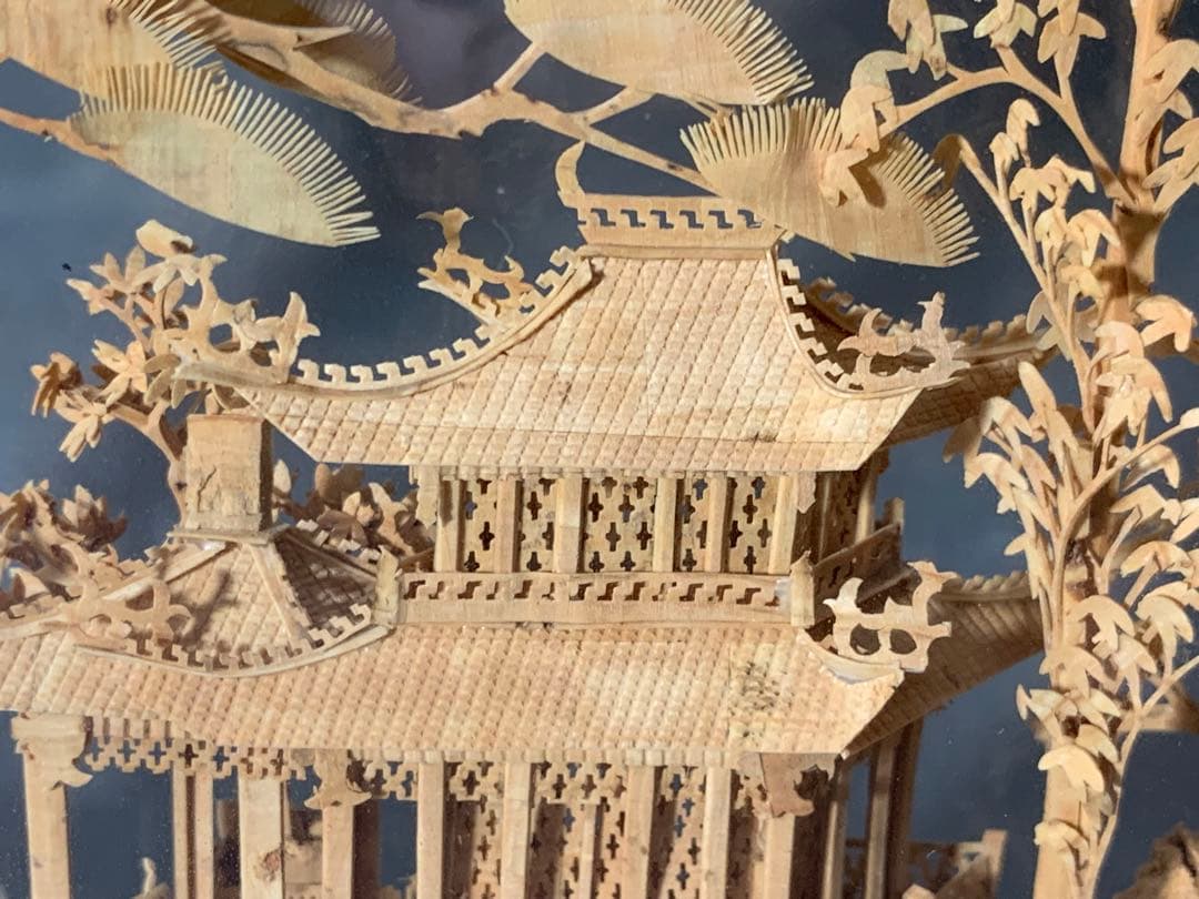 母のお茶道具の仲間たち　中国一刀彫　幅230x奥70xH230