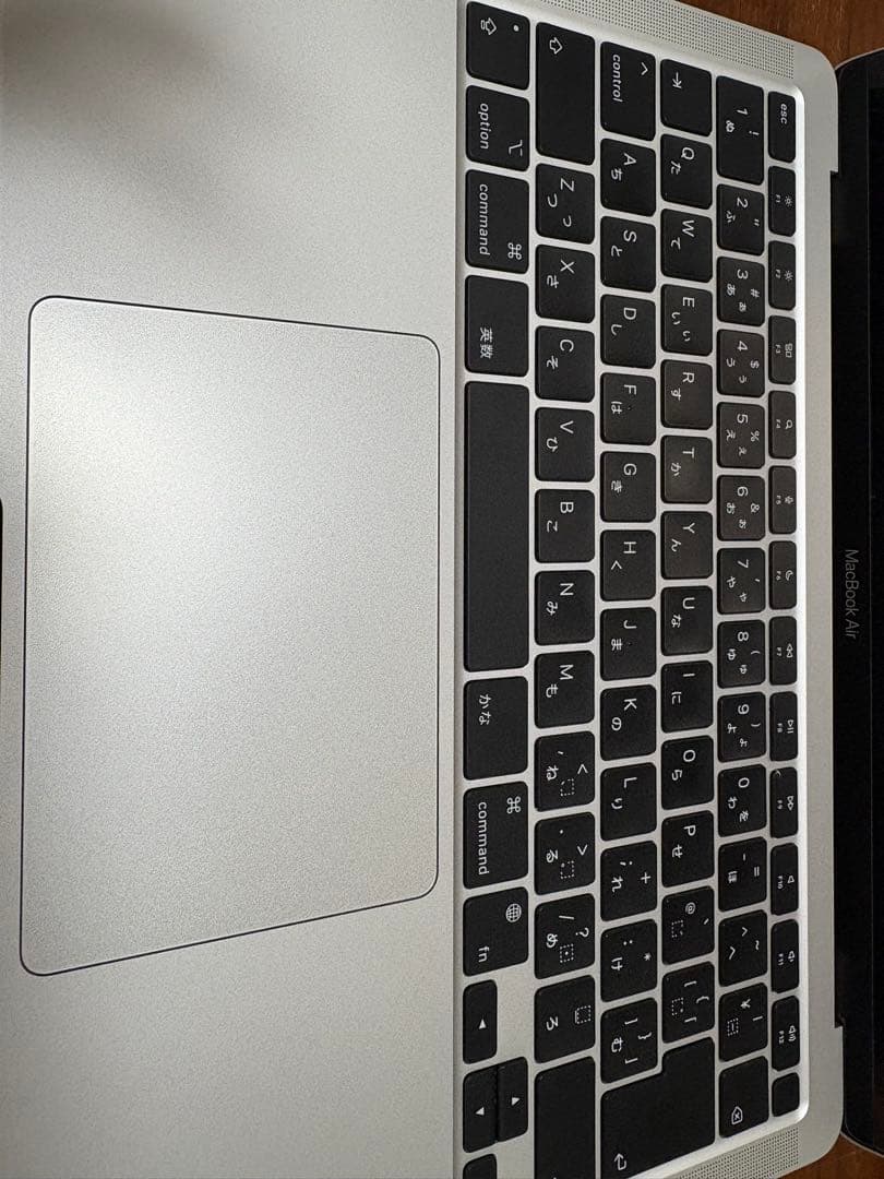 Apple MacBook Air (M1, 2020) シルバー本体
