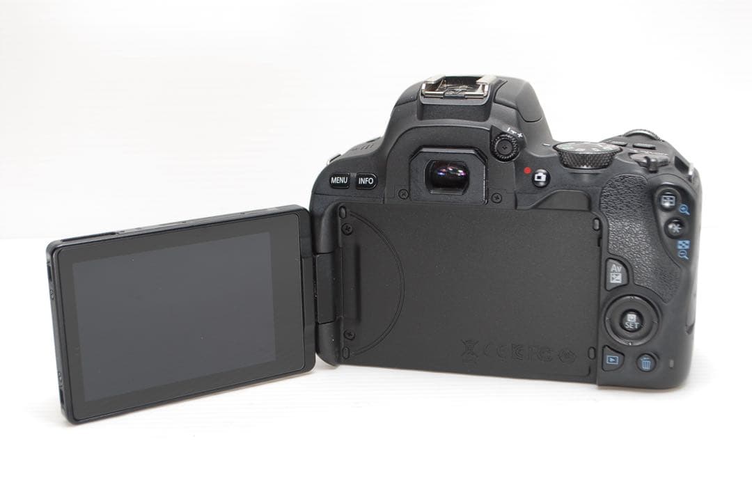 ✨手ぶれ補正付きで初心者安心✨Canon kiss X9 軽量モデル 美品