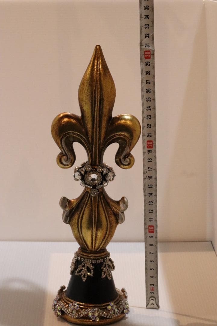 ゴールドブラックオブジェ