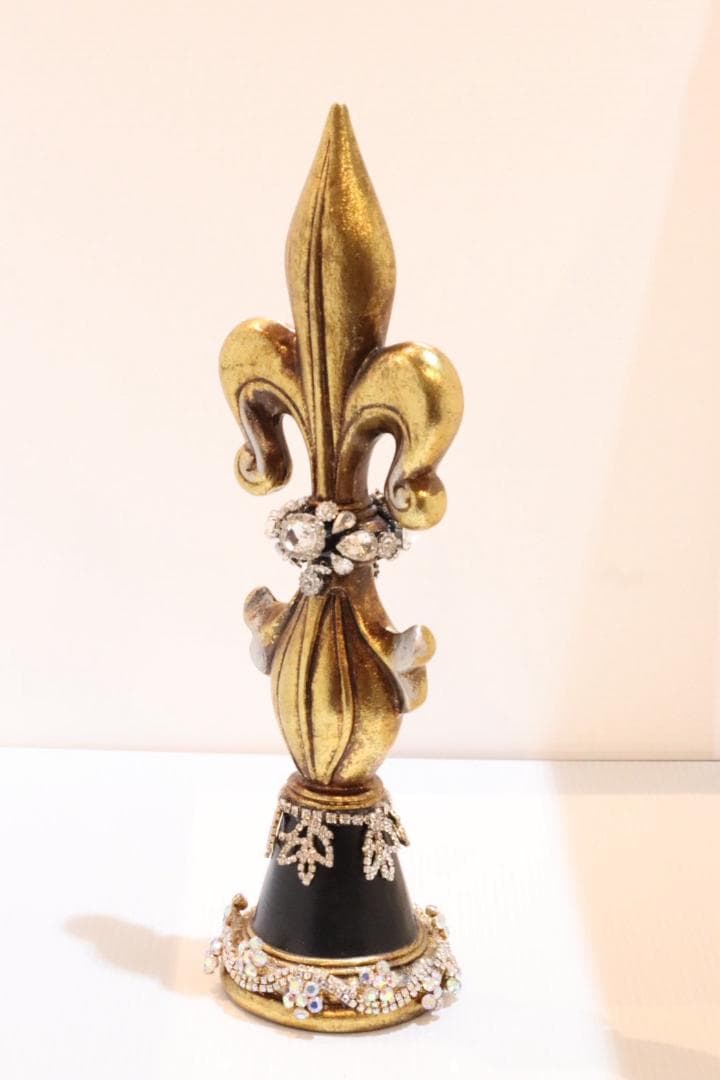 ゴールドブラックオブジェ