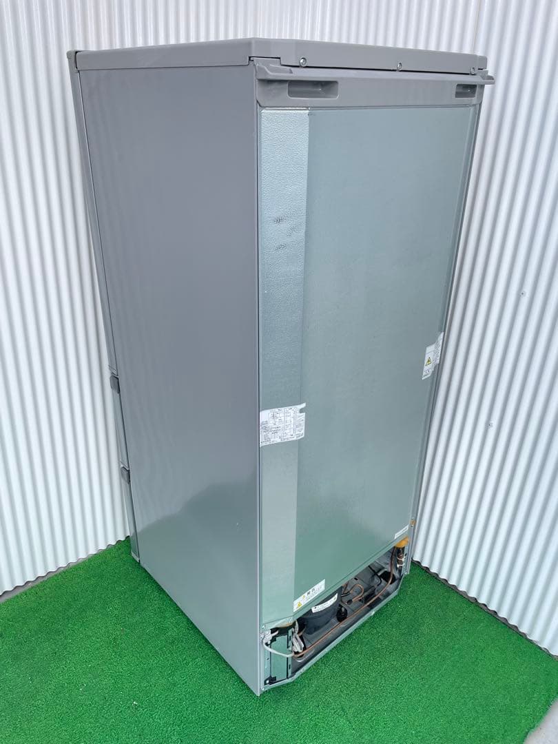 828 アクア 3ドア冷蔵庫 右開き シルバー コンパクトデザイン 二人暮らし