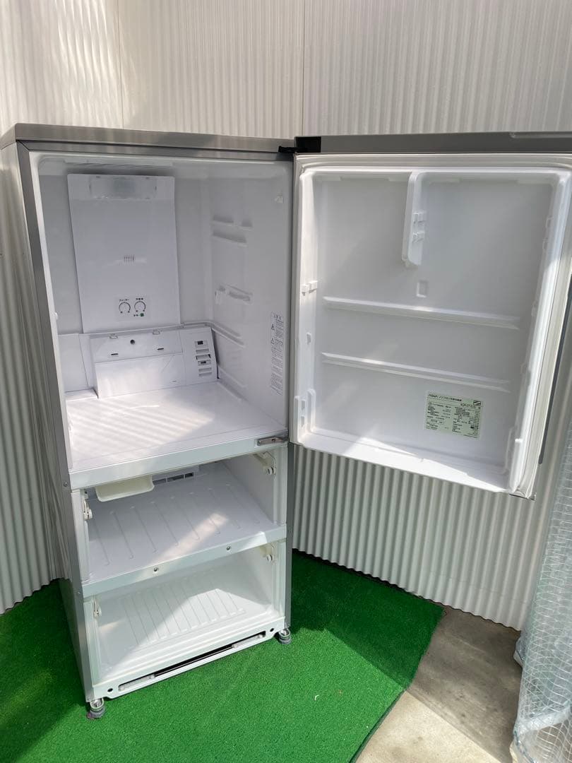 828 アクア 3ドア冷蔵庫 右開き シルバー コンパクトデザイン 二人暮らし