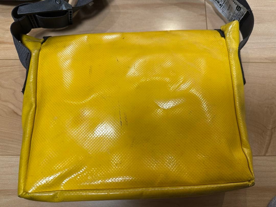FREITAG イエロー ショルダーバッグ