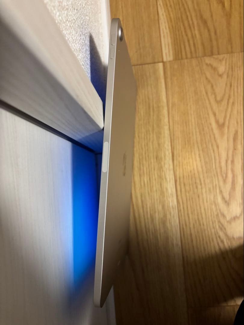 Apple iPad Air 第5世代 本体 カバー付き