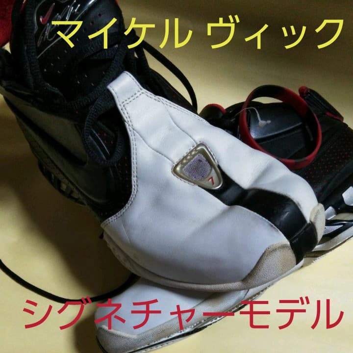 【未使用品】NFL マイケル、ヴィック シグネチャーモデル