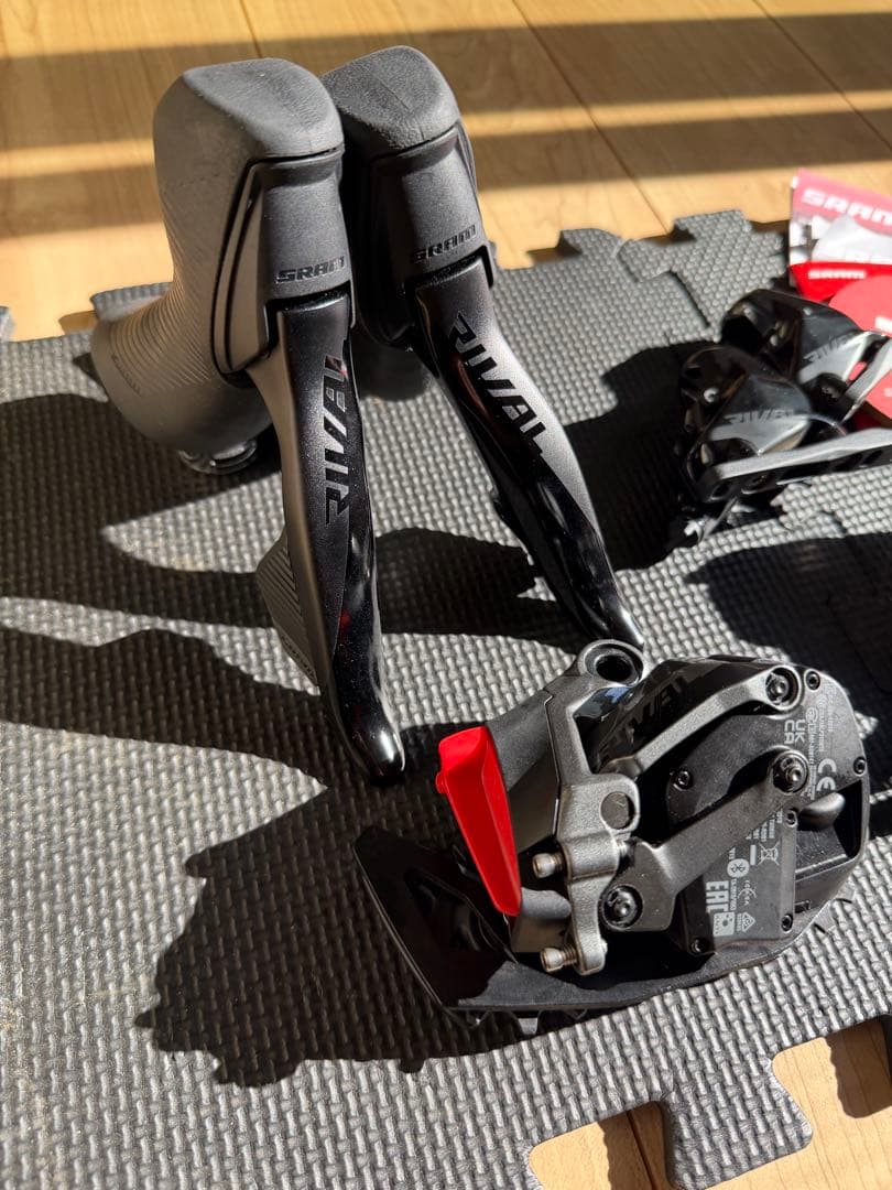 SRAM Rival eTap AXS セット（レバー/FD/RD/ブレーキ）