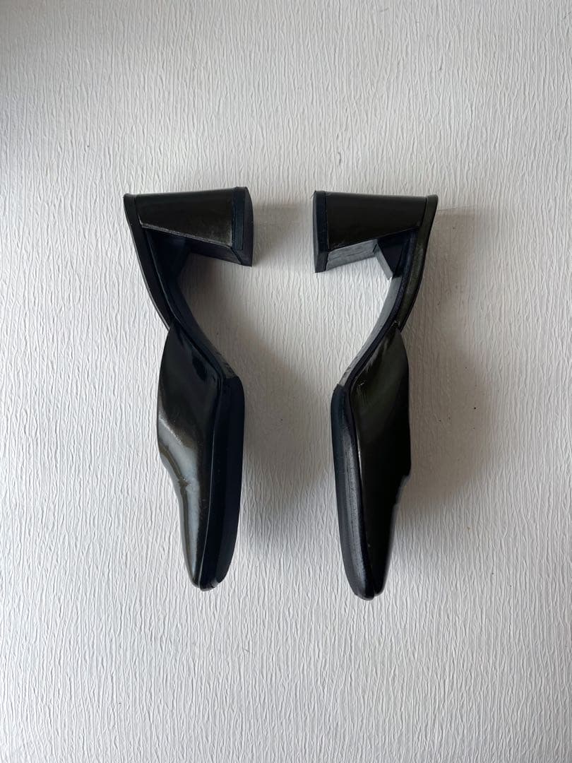 プラダ　PRADA エナメル　スクエアトゥミュール　イタリア製　35