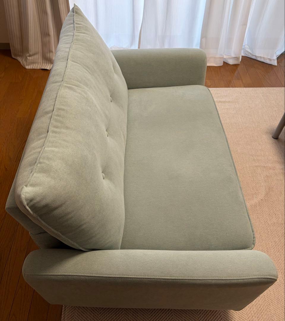 淡いグリーン 2人掛けソファ