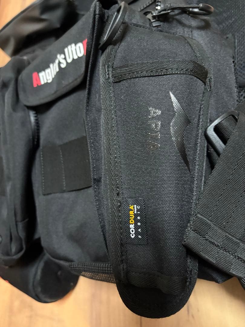 Angler's Utopia ブラックライフジャケット