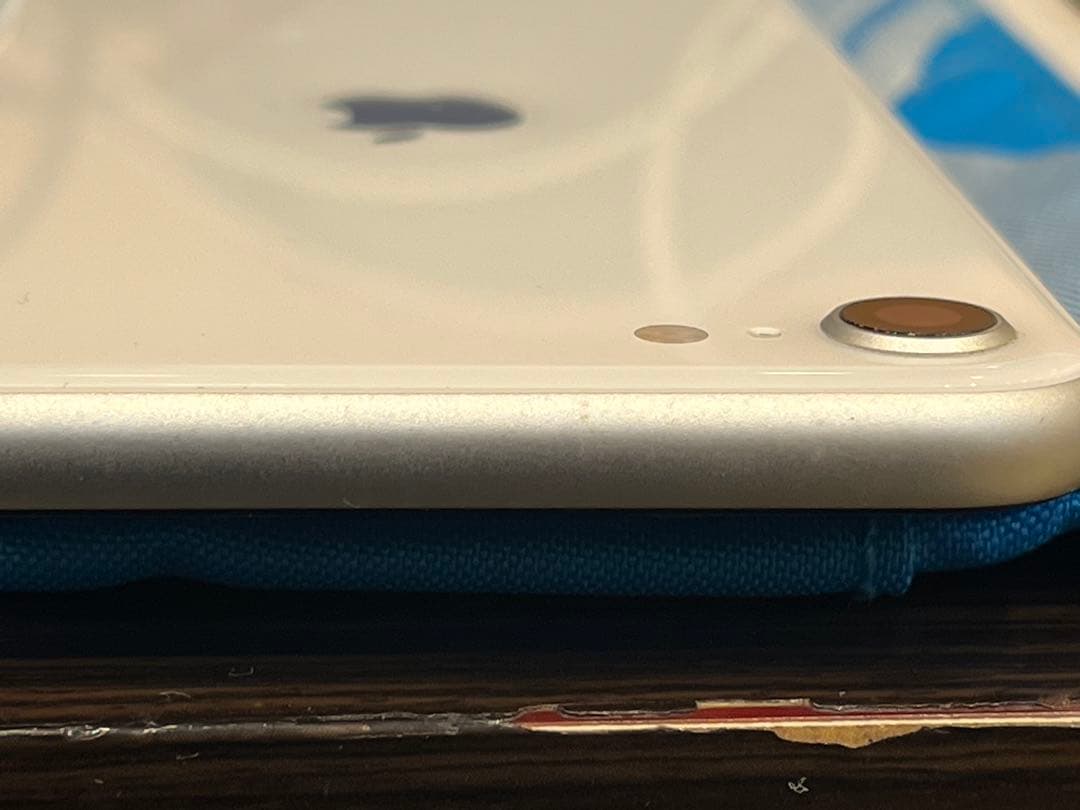 iPhone SE 第2世代 （SE2）ホワイト 64GB SIMフリー　美品