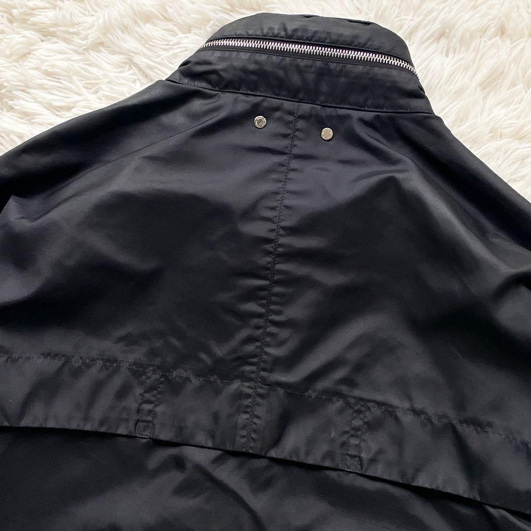 XLサイズ ルイヴィトン ナイロンジャケット 立体メタルロゴ 収納フード 黒
