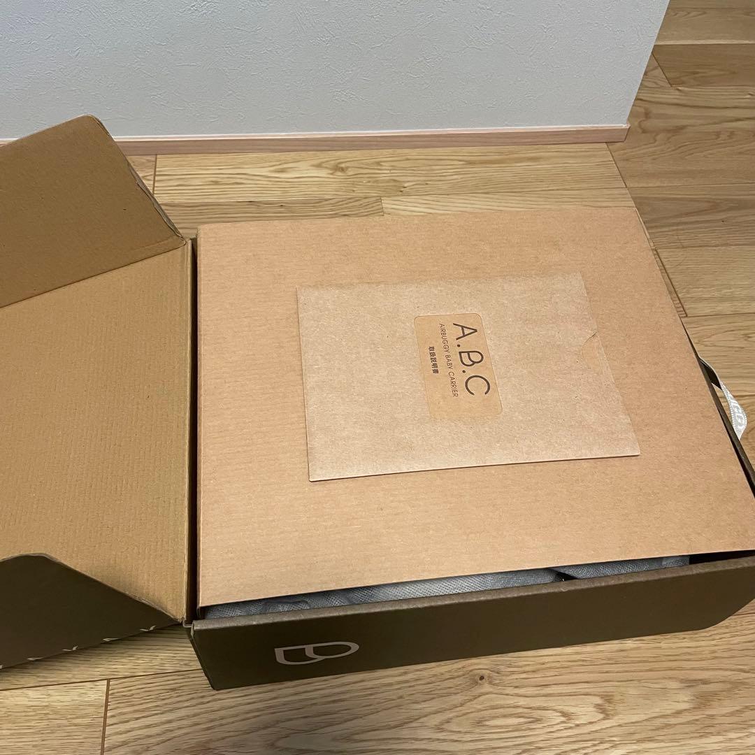 k*e様 AIRBUGGY ベビーキャリア A.B.C. ベージュ 収納ポーチ付