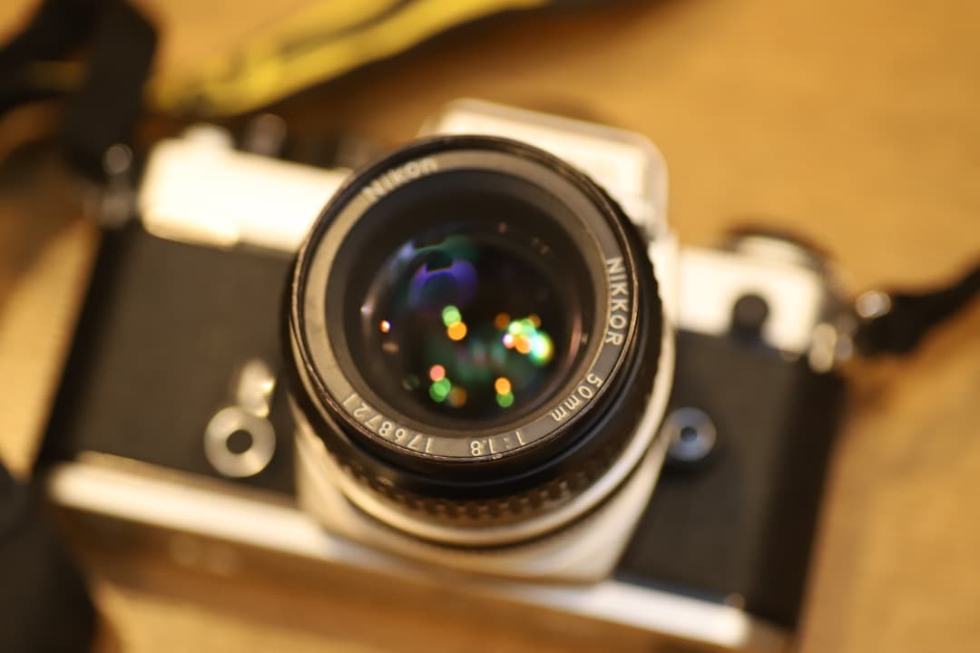 Nikon FE + NIKKOR 50mm f/1.8 レンズ付き　ニコン