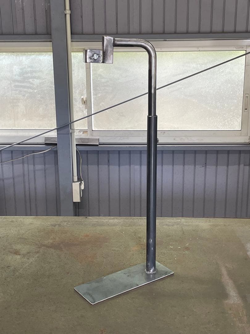 1台現品　塗装前完成品　ミニ植物棚　ライト特別使用。電源用ライトソケット付き。