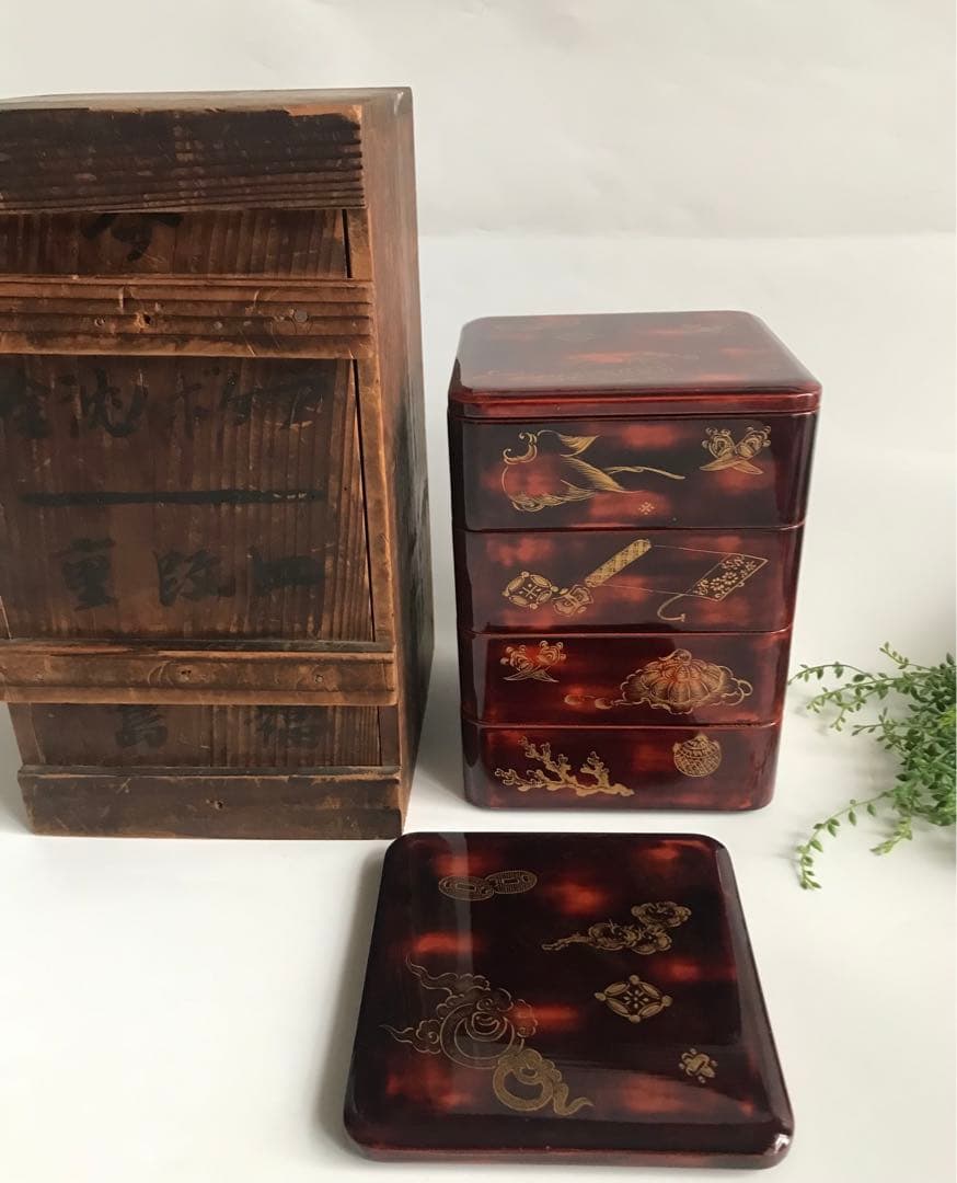 当時物 漆塗り 沈金 金蒔絵 天然木 4段重箱