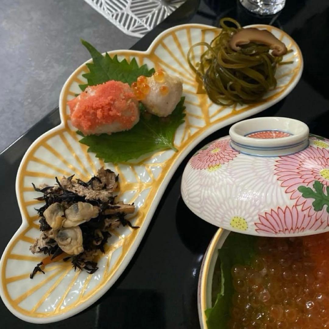 【新品】【大人気】有田焼幸楽窯　錦白金松葉形前菜皿3枚セット　縁起物