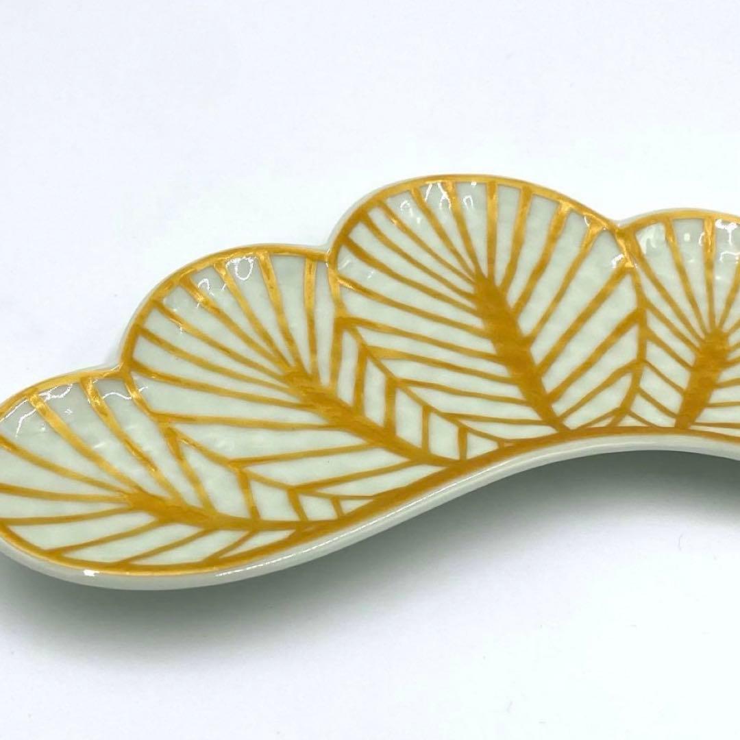 【新品】【大人気】有田焼幸楽窯　錦白金松葉形前菜皿3枚セット　縁起物