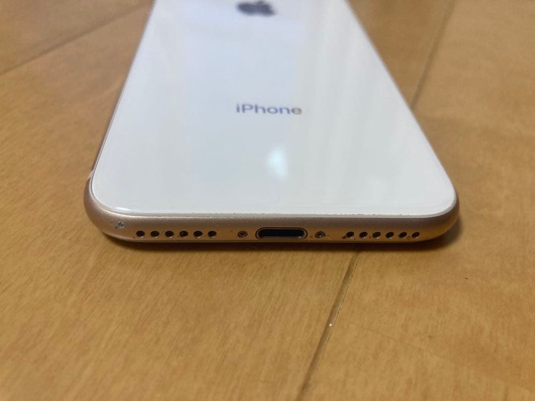 iPhone 8 64GB ゴールド バッテリー新品100% 画面キズ多め