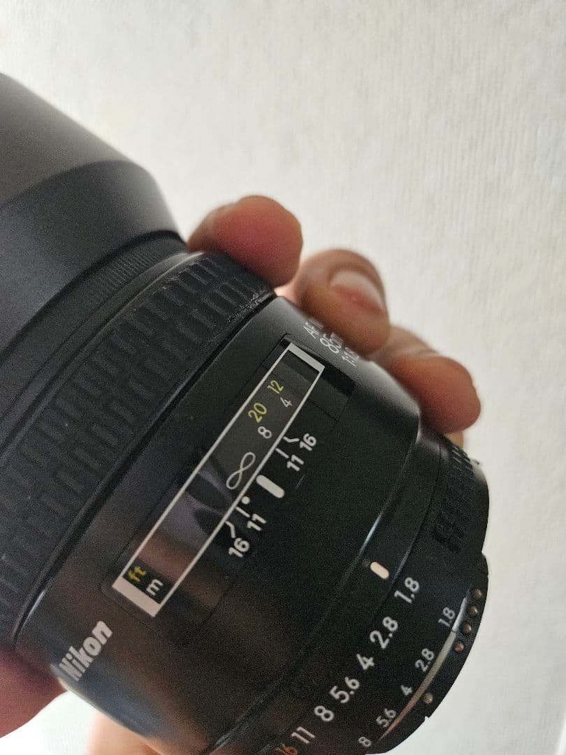 ニコン af　nikkor 85mm f1.8